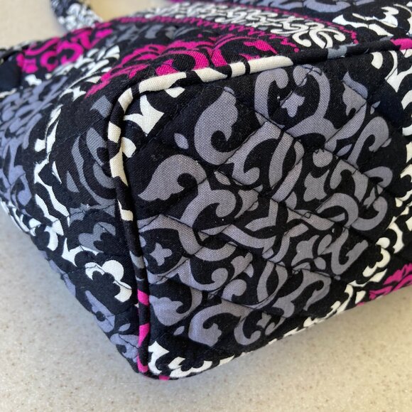 Vera Bradley NWOT Shoulder Bag Holiday Tote in Canterberry Magenta - Picture 12 of 16